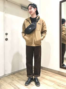 「Right-on（ライトオン）のアイテム（パーカー）」を使った、Right-on 店舗スタッフさん（メンズ・176cm）の秋コーディネート