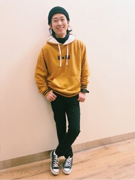 「CONVERSE（コンバース）のアイテム（パーカー）」を使った、Right-on 店舗スタッフさん（メンズ・165cm）の秋コーディネート