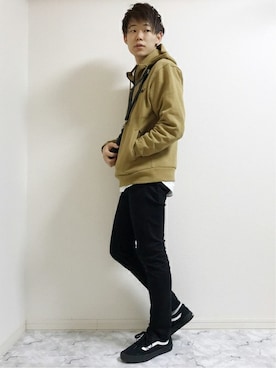 「Right-on（ライトオン）のアイテム（パーカー）」を使った、Right-on 店舗スタッフさん（メンズ・174cm）の冬コーディネート