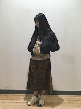 「RUSSELL（ラッセル）のアイテム」を使った、Right-on 店舗スタッフさん（レディース・157cm）の冬コーディネート