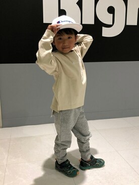 「Right-on（ライトオン）のアイテム（パンツ）」を使った、Right-on 店舗スタッフさん（キッズ・108cm）の春コーディネート