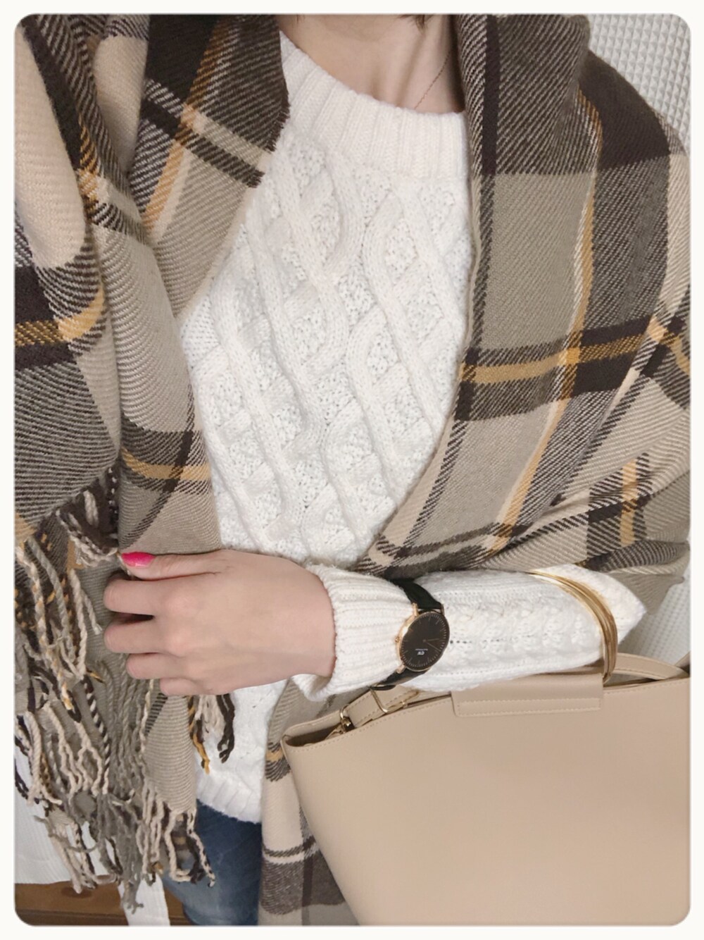 「SCROLLのアイテム（ファッション雑貨、ブラウン系）」を使った、syr!さん（レディース・168cm）の冬コーディネートの1枚目の写真