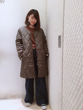 「earth music&ecology（アースミュージックアンドエコロジー）のアイテム（デニムパンツ）」を使った、Ayanaさん（レディース・156cm）の冬コーディネート