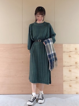 「earth music&ecology（アースミュージックアンドエコロジー）のアイテム（ストール/ショール）」を使った、Ayanaさん（レディース・156cm）の秋コーディネート