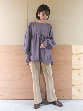 「earth music&ecology（アースミュージックアンドエコロジー）のセンタープレスフレアパンツ ＊（その他パンツ）」を使った、Ayanaさん（レディース・156cm）の秋コーディネート