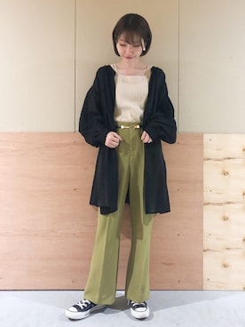 「earth music&ecology（アースミュージックアンドエコロジー）のセンタープレスフレアパンツ ＊（その他パンツ）」を使った、Ayanaさん（レディース・156cm）の秋コーディネート