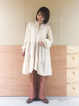 「earth music&ecology（アースミュージックアンドエコロジー）のセンタープレスフレアパンツ ＊（その他パンツ）」を使った、Ayanaさん（レディース・156cm）の秋コーディネート