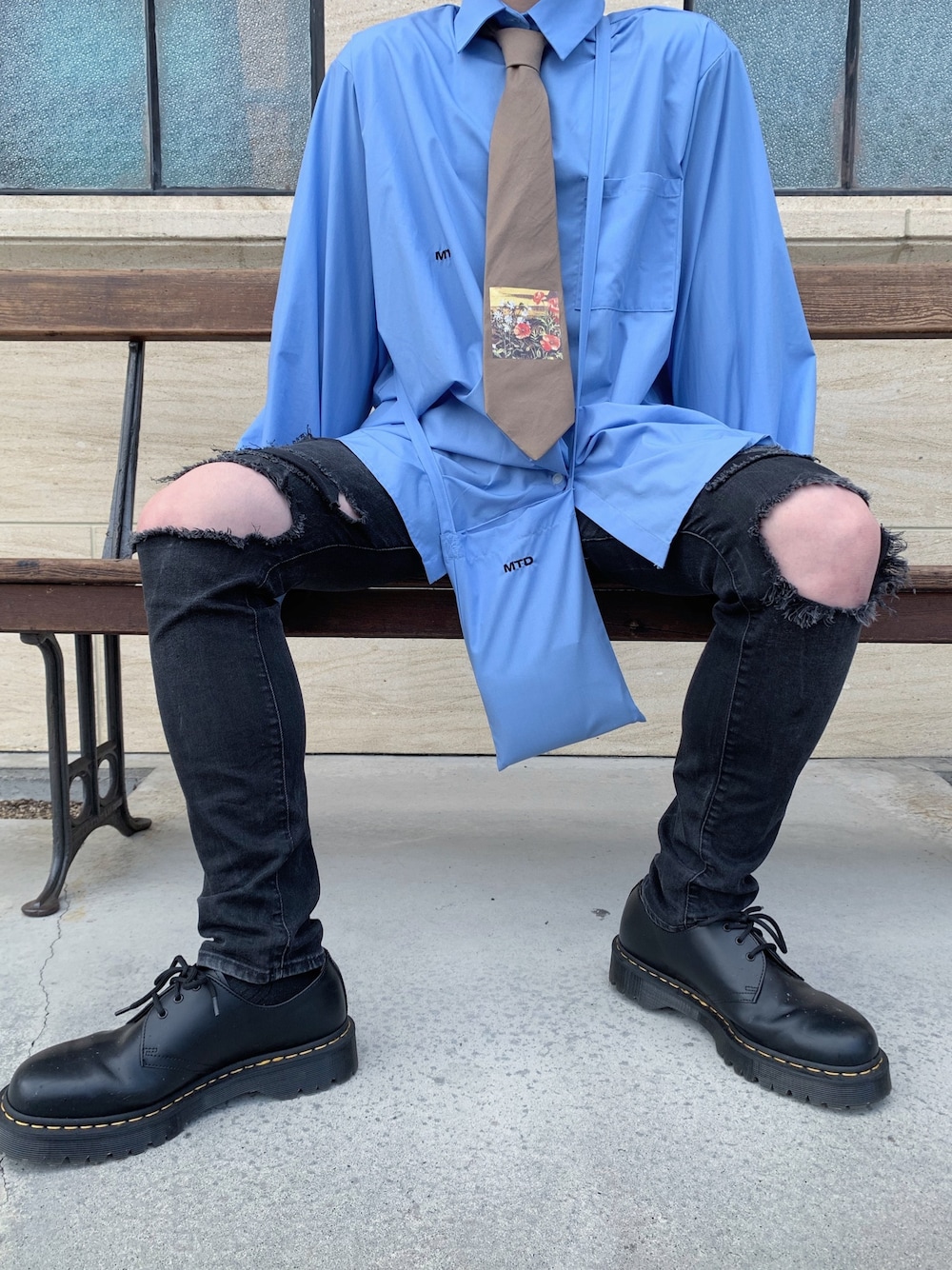 「おしゃれさんと繋がりたい、ビックシルエット、低身長、スキニー、ポールスミス、ドクターマーチン」｜「Paul Smithのアイテム（ネクタイ、ブラウン系）」を使った、有機さん（メンズ・163cm）の冬コーディネートの1枚目の写真