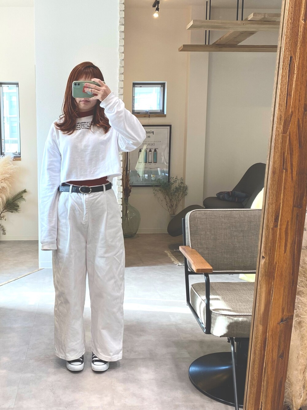「ZARAのアイテム（スウェット、ホワイト系）」を使った、ミキティさん（レディース・156cm）の冬コーディネートの1枚目の写真