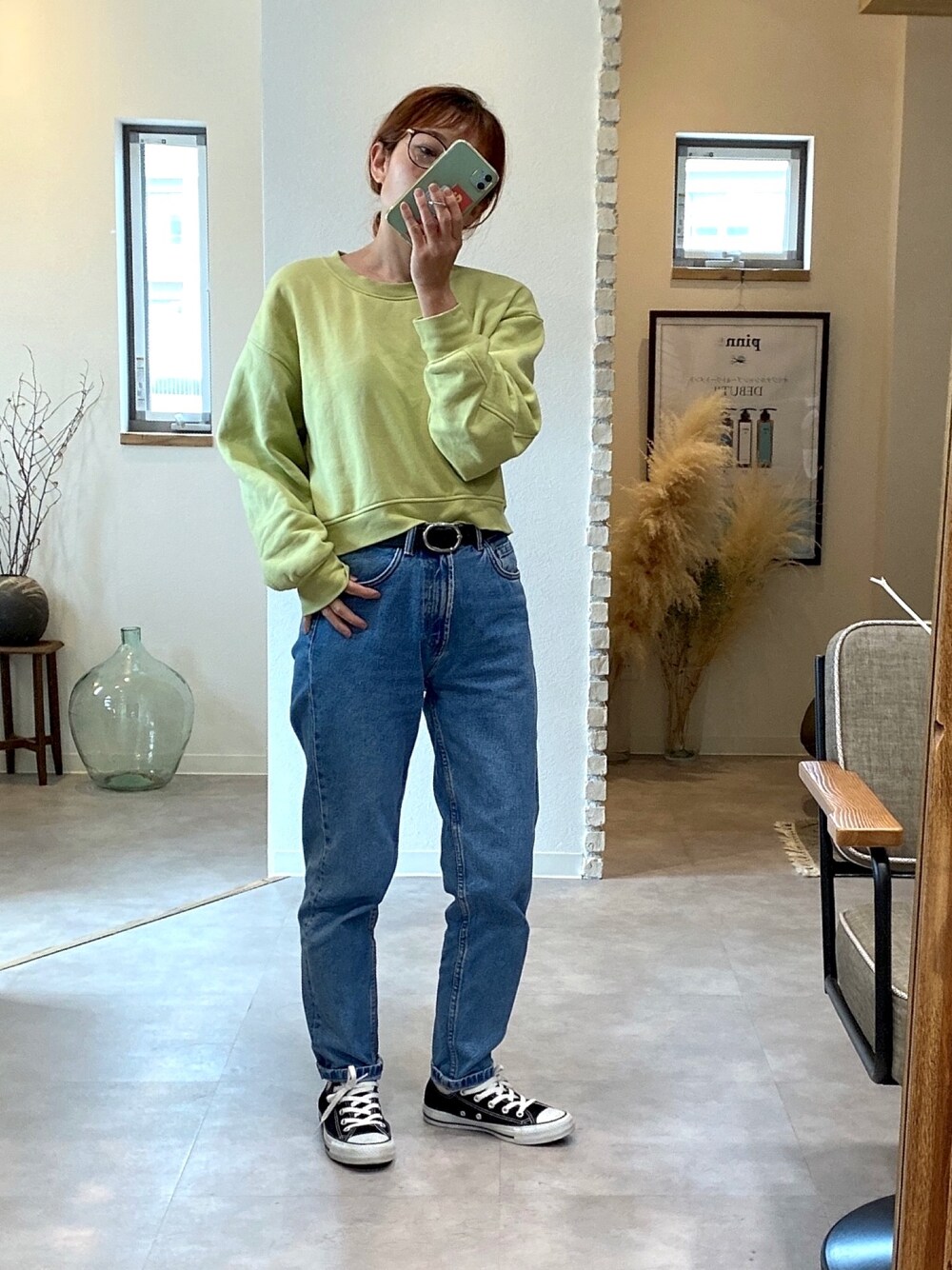 「ZARAのアイテム（デニムパンツ、ブルー系）」を使った、ミキティさん（レディース・156cm）の春コーディネートの1枚目の写真