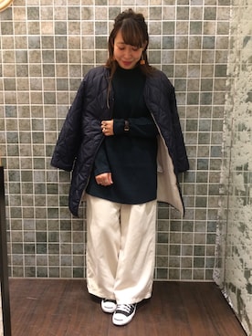 「earth music&ecology（アースミュージックアンドエコロジー）の・コーデュロイワイドパンツ（その他パンツ）」を使った、mさん（レディース・159cm）の冬コーディネート