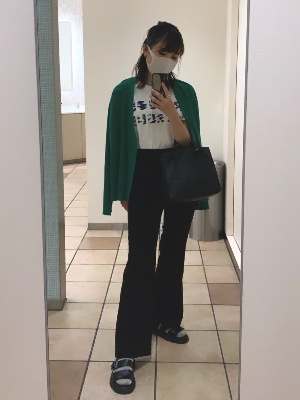 Mila Owen（ミラオーウェン）の「細ベルト付ショートニット