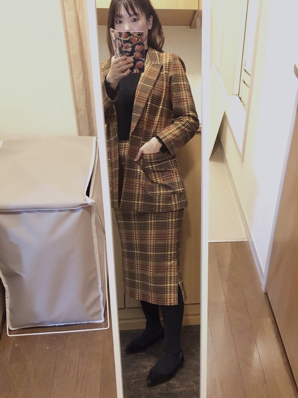 「yecca vecca、yeccavecca、イエッカヴェッカ、evelyn、チェック、イェッカ ヴェッカ(YECCA VECCA)」｜「YECCA VECCAのポンチロングジャケット（その他アウター、その他）」を使った、とらぱんさん（レディース・161cm）の秋コーディネートの1枚目の写真