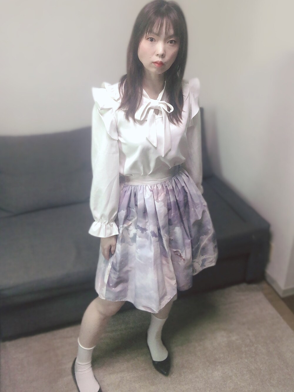 「フレアスカート、エブリン、evelyn、ミルク、milk、白ブラウス、ユニコーン」｜「evelynのアイテム（シャツ/ブラウス、ホワイト系）」を使った、とらぱんさん（レディース・161cm）の春コーディネートの1枚目の写真