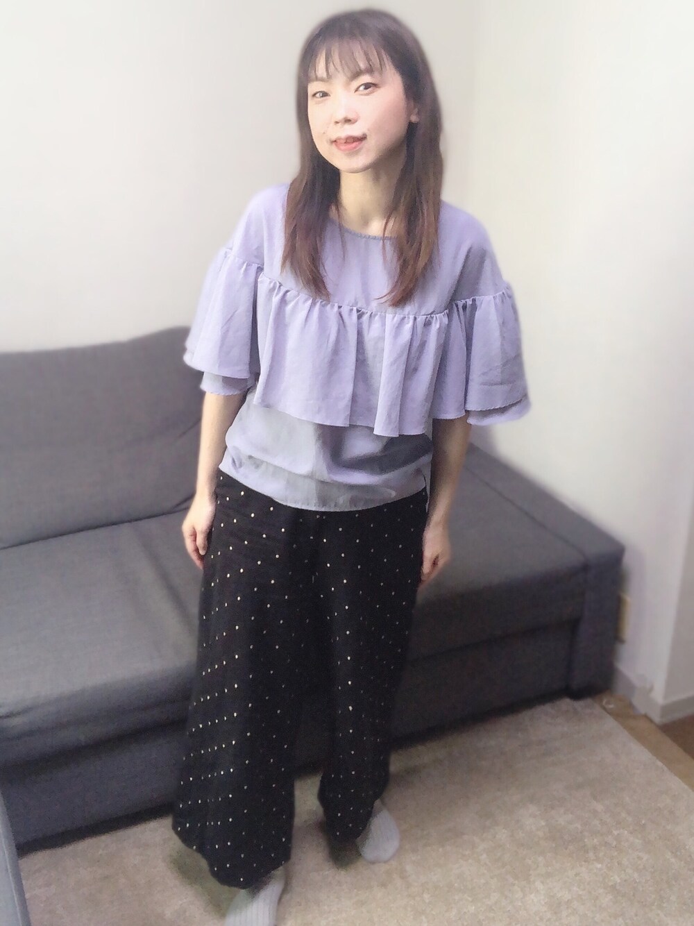 ブルー系のシャツ/ブラウス、ブラック系のその他パンツ、その他のその他を着用したレディースの夏コーディネートの1枚目の写真