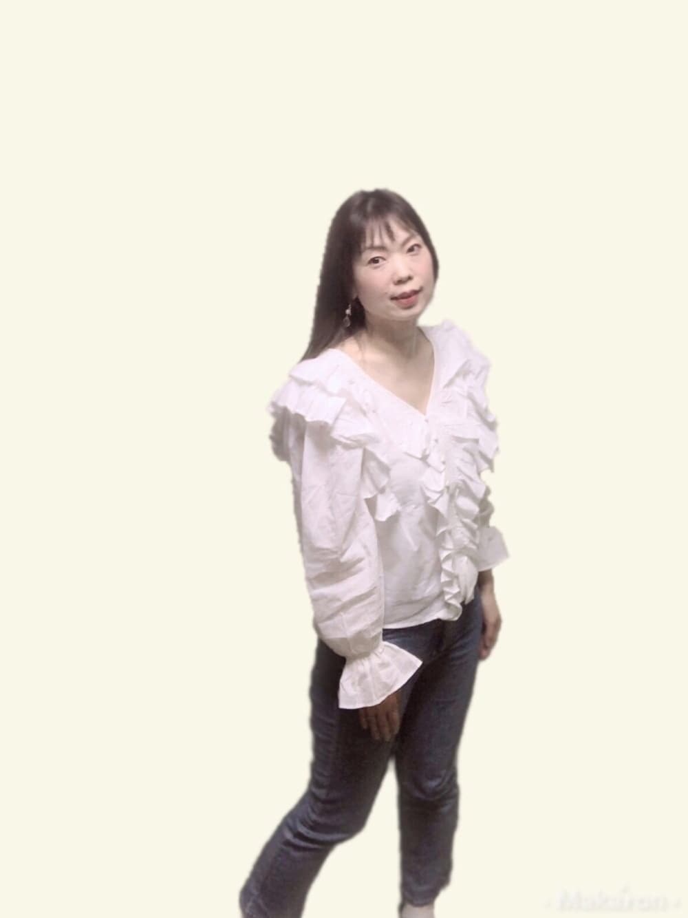 「シンプル、ホワイト、ホワイトコーデ、フリル、フリルブラウス、one after another NICE CLAUP、KBF」｜「one after another NICE CLAUPのフリルブラウス（シャツ/ブラウス、ホワイト系）」を使った、とらぱんさん（レディース・161cm）の春コーディネートの1枚目の写真