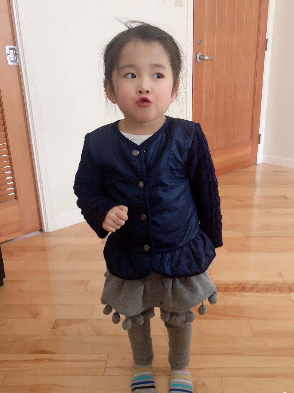 「はるコーデ、女の子コーデ、カジュアルコーデ、かわいい系、キッスコーデ、女の子ベビー、シンプルコーデ、かわいい」｜「NAUTICAのアイテム（ジャケット/アウター、ブルー系）」を使った、こうべさん（キッズ・90cm）の冬コーディネートの1枚目の写真