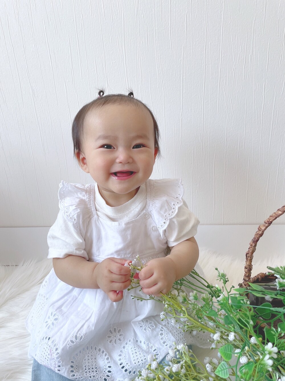 「むすめ服、ベビーコーデ、GAP、GAPbaby、GAPコーデ、誕生日プレゼント、白コーデ、休日スタイル、バイキンマン」｜「babyGAPのアイテム（その他トップス、ホワイト系）」を使った、la-naさん（キッズ・70cm）の夏コーディネートの1枚目の写真