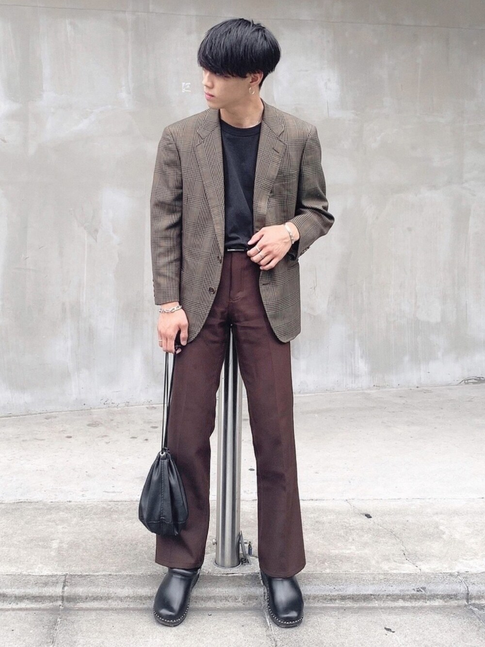 「秋冬、お洒落さんとつながりたい、秋のコーデ、秋アウター、カジュアル、ラフ、秋色、古着コーデ、burberry、テーラードジャケット」｜「BURBERRYのアイテム（テーラードジャケット、ブラウン系）」を使った、taigaさん（メンズ・170cm）の秋コーディネートの1枚目の写真