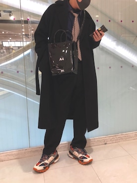 「BALENCIAGA」｜「アイテム（チェスターコート）」を使った、ゆうとさん（メンズ・184cm）の冬コーディネート