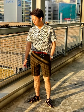 「ITTI（イッチ）のアイテム（アクセサリー）」を使った、内田友作さん（メンズ・176cm）の春コーディネート