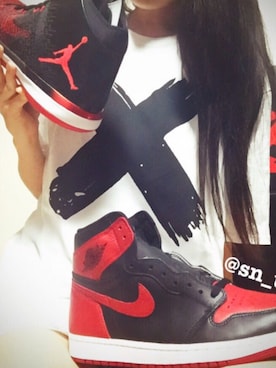 Tシャツ カットソーを使った Air Jordan 1 のレディース人気ファッションコーディネート Wear