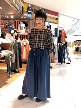 「grn（ジーアールエヌ）のアイテム（パンツ）」を使った、しんめいさん（レディース・158cm）の夏コーディネート