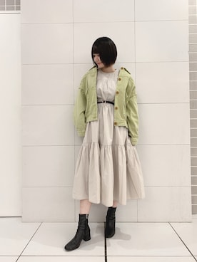 「アイテム（デニムジャケット、グリーン系）」を使った、東 侑希さん（レディース・168cm）の春コーディネート