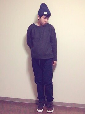 「GU（ジーユー）のアイテム（ニット/セーター、グレー系）」を使った、ruさん（メンズ・164cm）の冬コーディネート