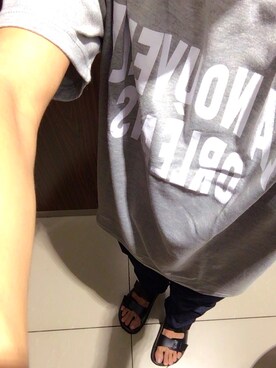 「ZOZOTOWNのアイテム（Tシャツ/カットソー、グレー系）」を使った、ruさん（メンズ・164cm）の秋コーディネート