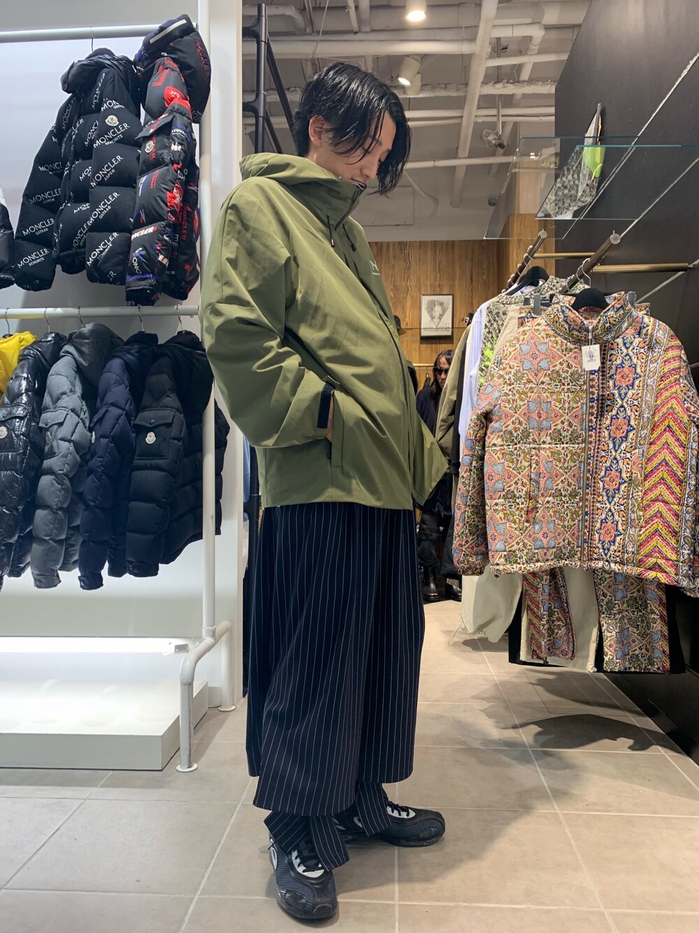 「L.H.PのA4A/エーフォーエー/サテンナイロン ボア ブルゾン（ブルゾン、グリーン系）」を使った、NAOさん（メンズ・177cm）の秋コーディネートの1枚目の写真