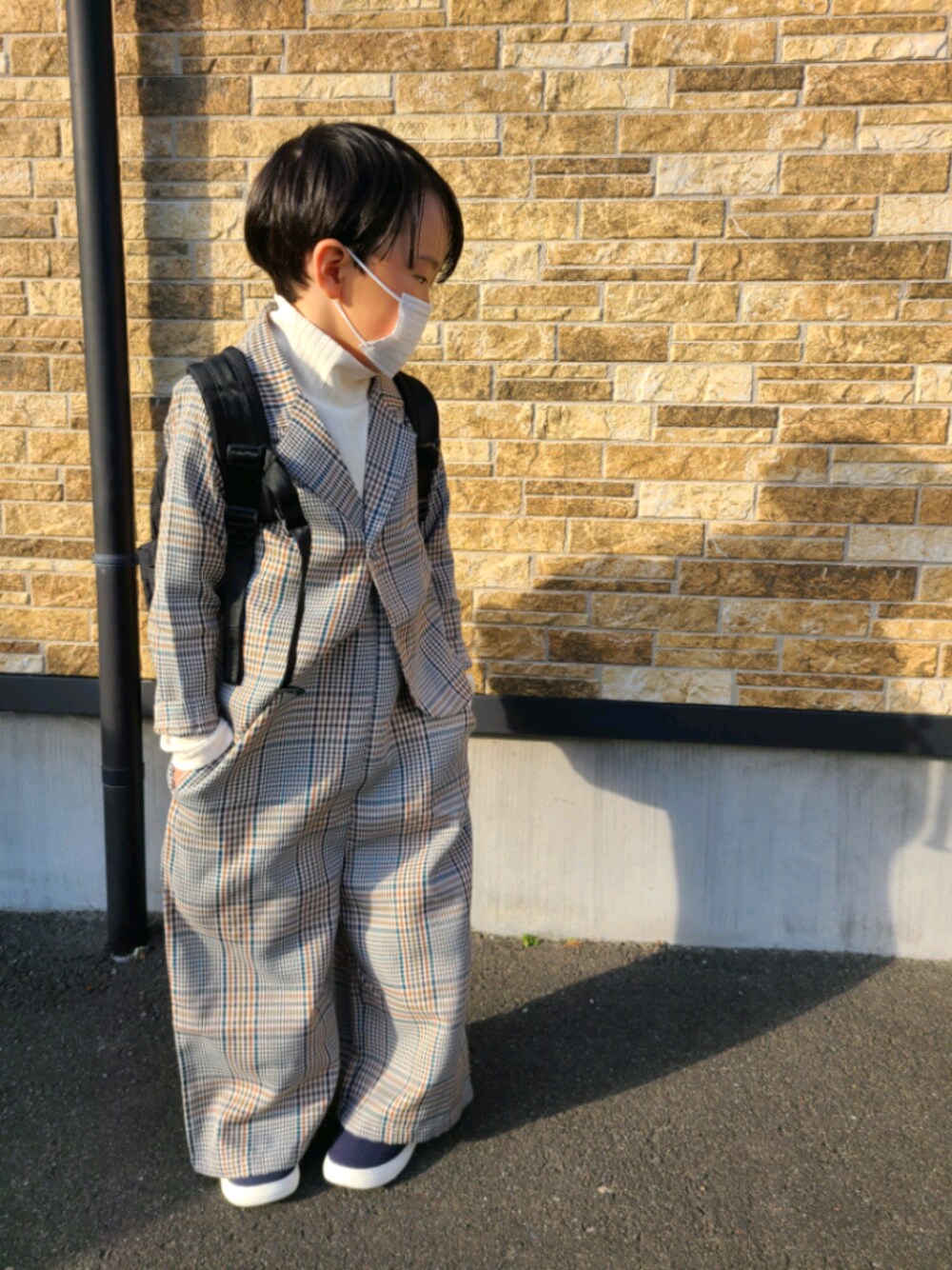 「結婚式、結婚式スタイル、結婚式コーデ、おとこのこ、キッズコーデ、フォーマル」｜「antiquaのワイドでラフに着こなせる、レトロな雰囲気繕う。チェック柄サロペット（サロペット/オーバーオール、その他）」を使った、akipipnさん（キッズ・110cm）の冬コーディネートの1枚目の写真