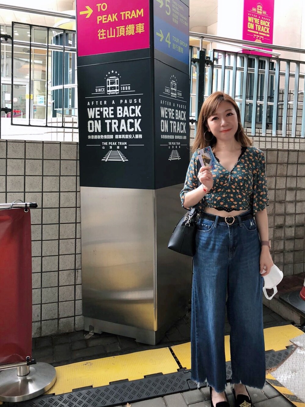 「PULL&BEARのアイテム（トップス、グリーン系）」を使った、Rubyさん（レディース・155cm）の夏コーディネートの1枚目の写真