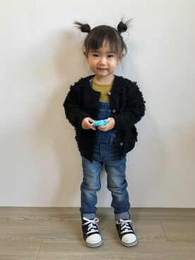 「黒コンバース」｜「アイテム（サロペット/オーバーオール）」を使った、anjuさん（キッズ・80cm）の冬コーディネート