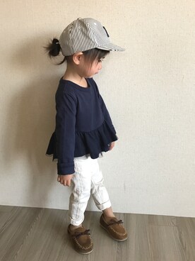 「ぺプラムトップス」｜「アイテム（モカシン/デッキシューズ）」を使った、anjuさん（キッズ・80cm）の冬コーディネート