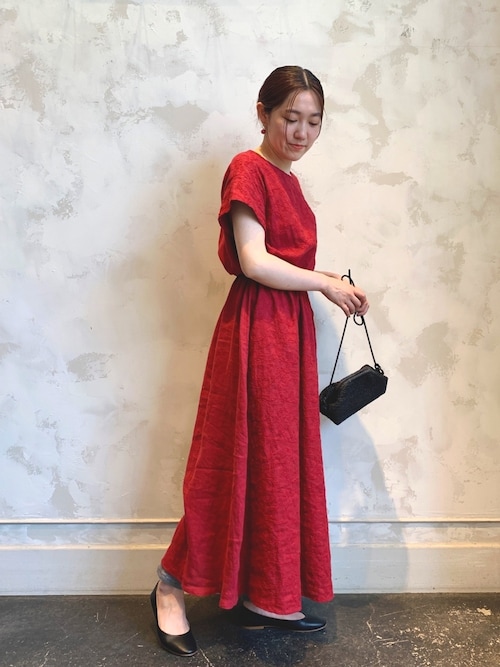 BEARDSLEY ビアズリー　ロング　ワンピース　リネン　赤　花刺繍　ゆったり BEARDSLEY（ビアズリー）の「花刺繍ロングワンピース（ワンピース