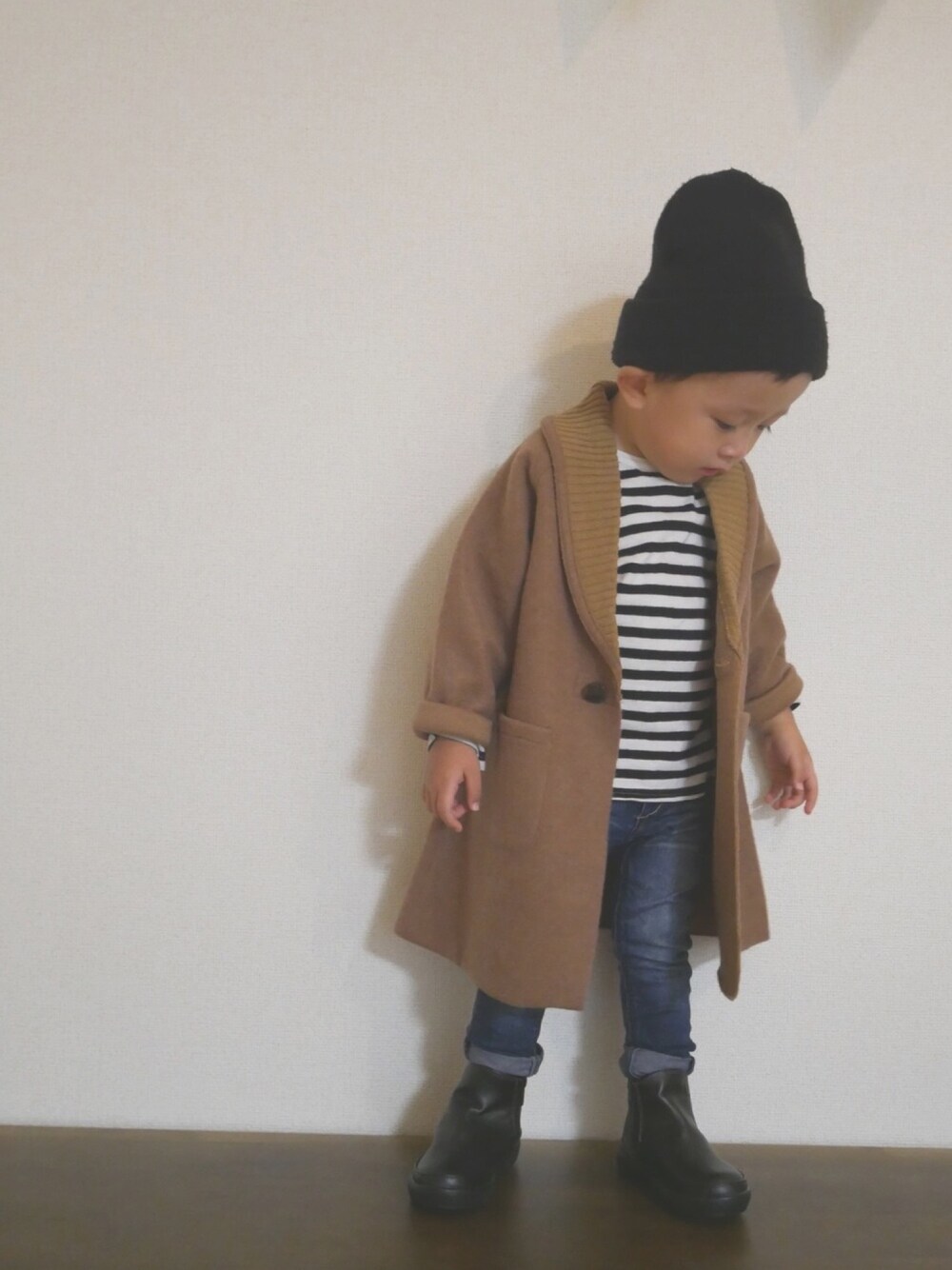 「コーディガン、男の子、キッズコーデ、休日スタイル、ブーツ、2歳」｜「Bershkaのアイテム（ニットキャップ/ビーニー、ブラック系）」を使った、souta✭さん（キッズ・90cm）の秋コーディネートの1枚目の写真