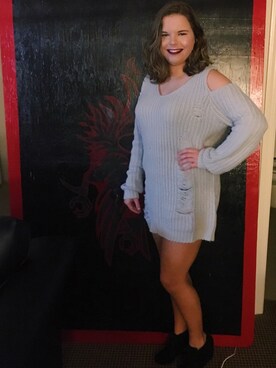 「アイテム（ドレス、グレー系）」を使った、Mary Shea Converseさん（レディース・163cm）の春コーディネート