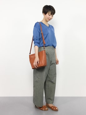 「chambre de charme（シャンブルドゥシャーム）のアイテム（パンツ）」を使った、三由佳奈さん（レディース・160cm）の夏コーディネート