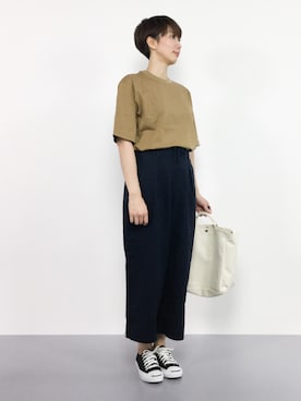 「studio CLIP（スタディオクリップ）のコットンリネンストレッチワイドパンツ（その他パンツ）」を使った、三由佳奈さん（レディース・160cm）の夏コーディネート
