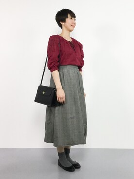 三由佳奈さんの「スキスカロングスカート」を使ったコーディネート