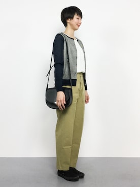 「アイテム（カーゴパンツ、イエロー系）」を使った、三由佳奈さん（レディース・160cm）の秋コーディネート