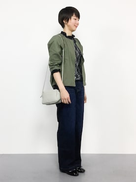 「レースブラウス」｜「アイテム（ブルゾン）」を使った、三由佳奈さん（レディース・160cm）の秋コーディネート