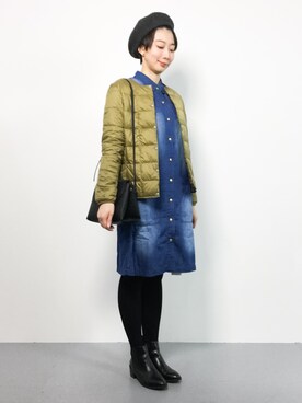 「デニムワンピース」｜「アイテム（ダウンジャケット/コート）」を使った、三由佳奈さん（レディース・160cm）の秋コーディネート