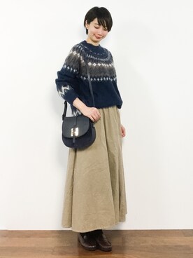 三由佳奈さんの「コーデュロイロングスカート」を使ったコーディネート