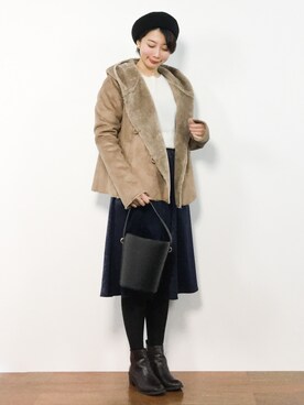 「白ニット」｜「アイテム（ムートンコート）」を使った、三由佳奈さん（レディース・160cm）の冬コーディネート