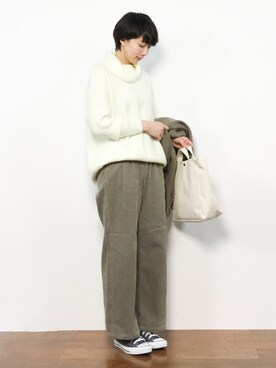 「AMERICAN HOLIC（アメリカンホリック）の【追加生産】太コーデュロイワイドパンツ（その他パンツ）」を使った、三由佳奈さん（レディース・160cm）の冬コーディネート