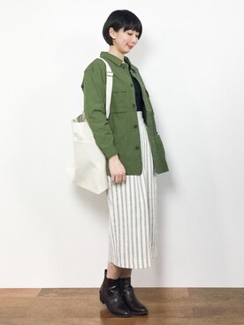 三由佳奈さんの「・フロントスリットタイトスカート」を使ったコーディネート
