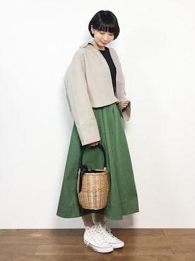 「カーキスカート」｜「アイテム（その他アウター）」を使った、三由佳奈さん（レディース・160cm）の冬コーディネート