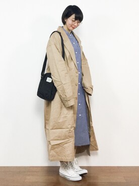 「unrelaxing（アンリラクシング）のアイテム（トレンチコート）」を使った、三由佳奈さん（レディース・160cm）の春コーディネート
